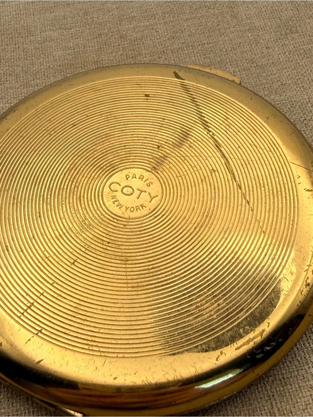 Vintage Paris COTY New York Gold Compact setting powder